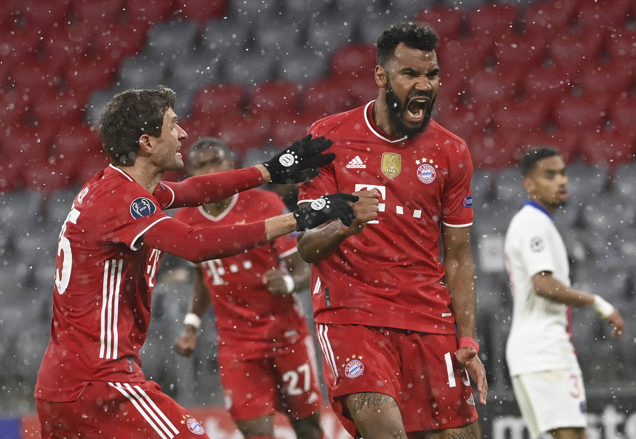 官方：巴萨助教索尔格和德拉富恩特因染红均被禁赛两场（官方通报：巴萨助教索尔格、德拉富恩特因红牌各被停赛两场）