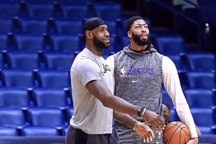 德甲战报：曼卡、斯基默破门，海登海姆2-1战胜弗赖堡（德甲：曼卡、斯基默建功，海登海姆2-1力克弗赖堡）