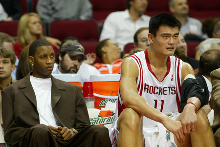 CBA俱乐部杯-北京首钢下半场哑火 青岛狂胜31分（CBA俱乐部杯：北京首钢下半场哑火，青岛31分大胜）