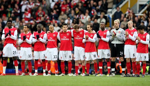 上一次对阵安哥拉：梅西斯卡洛尼替补登场，阿亚拉百场（上次交手安哥拉：梅西、斯卡洛尼替补出场，阿亚拉完成百场）